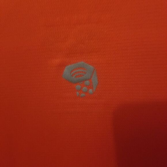 Mountain Hardwear Athletic Natural Retreats Lightweight Red Tee size Small - Picture 7 of 7